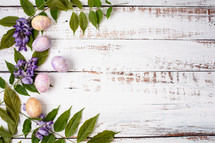 Easter eggs iand flowers 