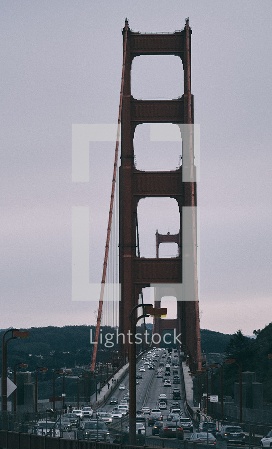 traffic on the Golden Gate Bridge 