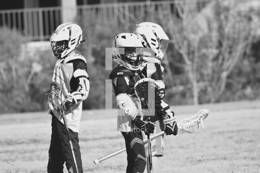 players on a youth Lacrosse team 