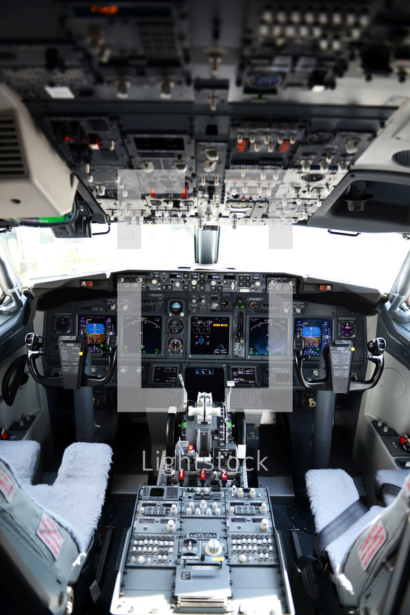 airplane cockpit 