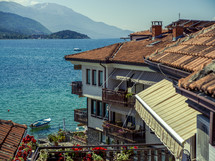 homes overlooking a sea 