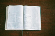 1 Corinthians, open Bible pages