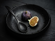 fig in a pan 