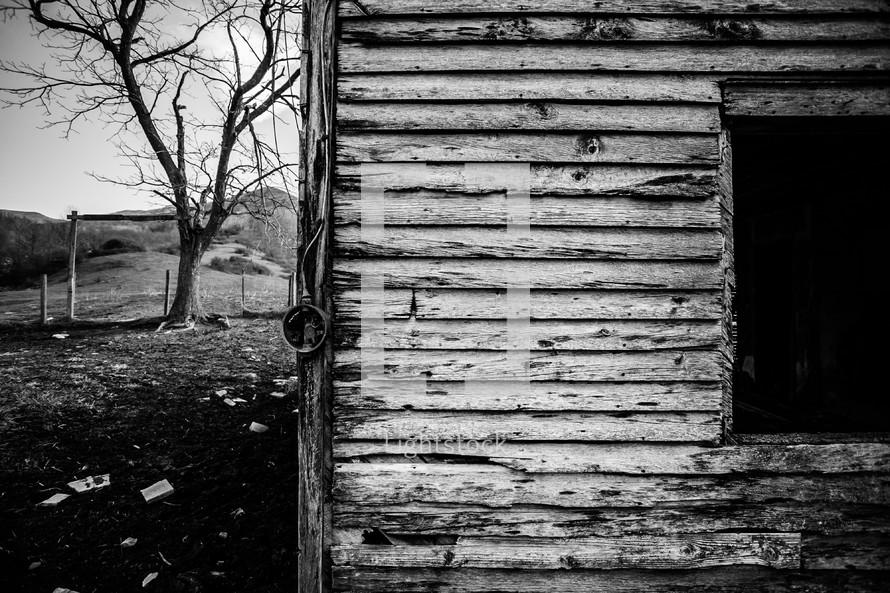 abandoned farmhouse in Virginia 