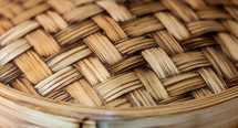 Weave pattern in bamboo bread steamer