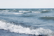 waves in the ocean 
