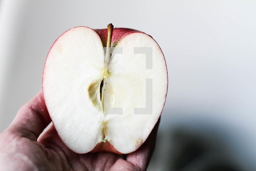 a sliced apple 