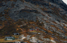 homes on a mountainside 