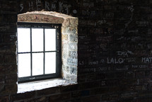 window and graffiti 