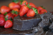 strawberries and dark chocolate 