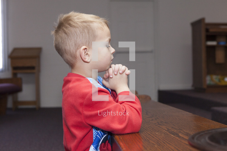 boy child in prayer