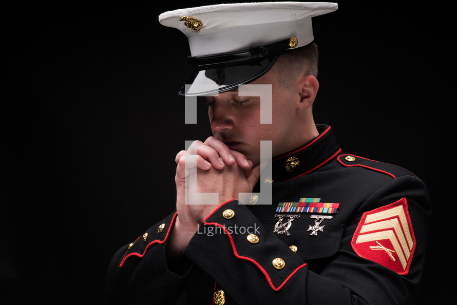 praying Marine in uniform 