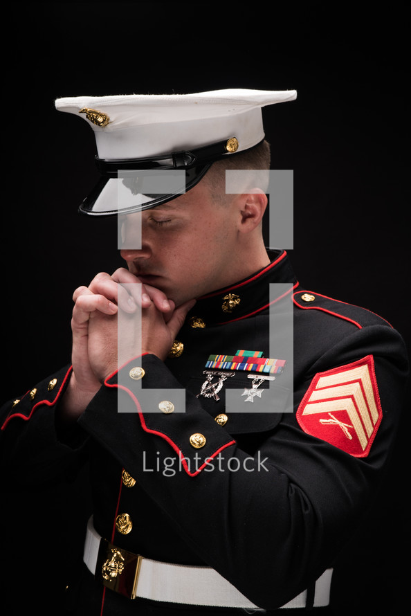 a praying marine 