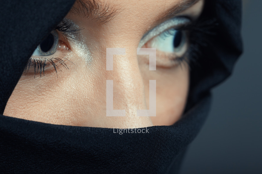 eyes of a muslim woman 