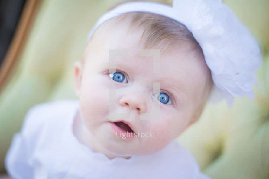 blue eyes of a baby girl 