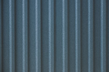 Tin surface with vertical partitions