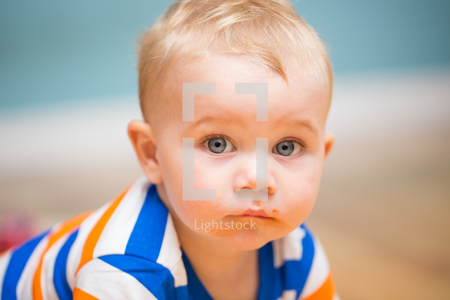 blue eyes of an infant boy 