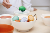 dying Easter eggs 