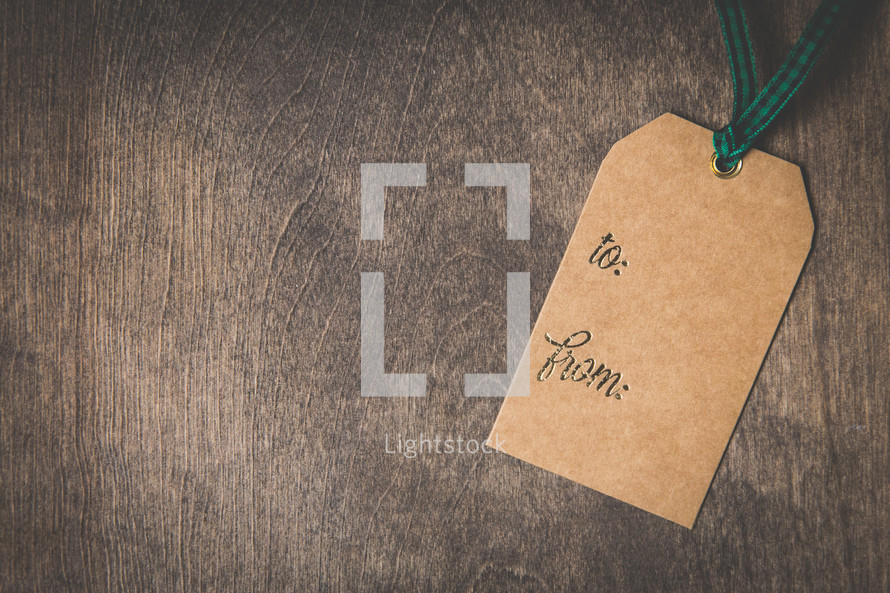 gift tag on wood 