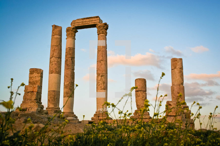 temple of Hercules in ruins