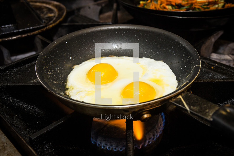eggs in a frying pan 
