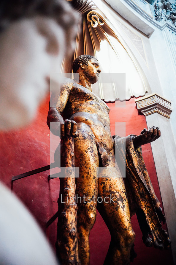 bronze statue in Italy 