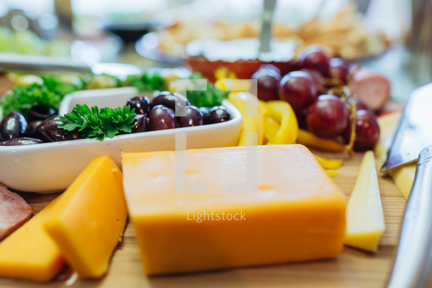 cheese and grapes 