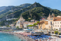 Amalfi coast beach crowded with people