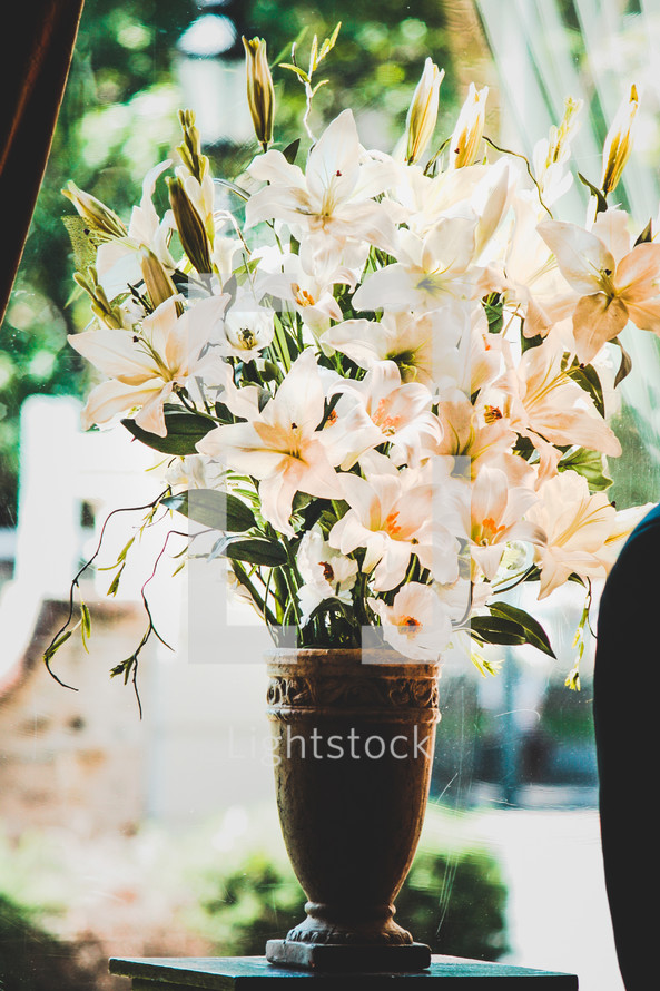 vase of lilies 