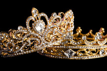 two crowns on a black background 