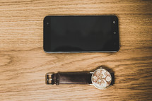 watch and smartphone 
