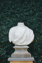 headless statue 
