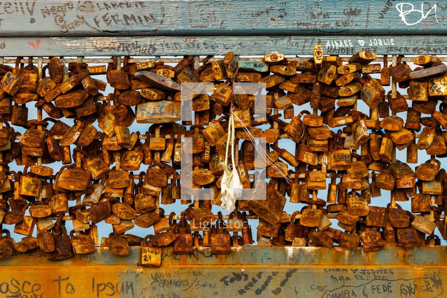 rusted love locks 