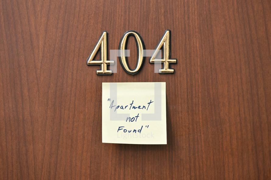 Apartment not found message on a door 