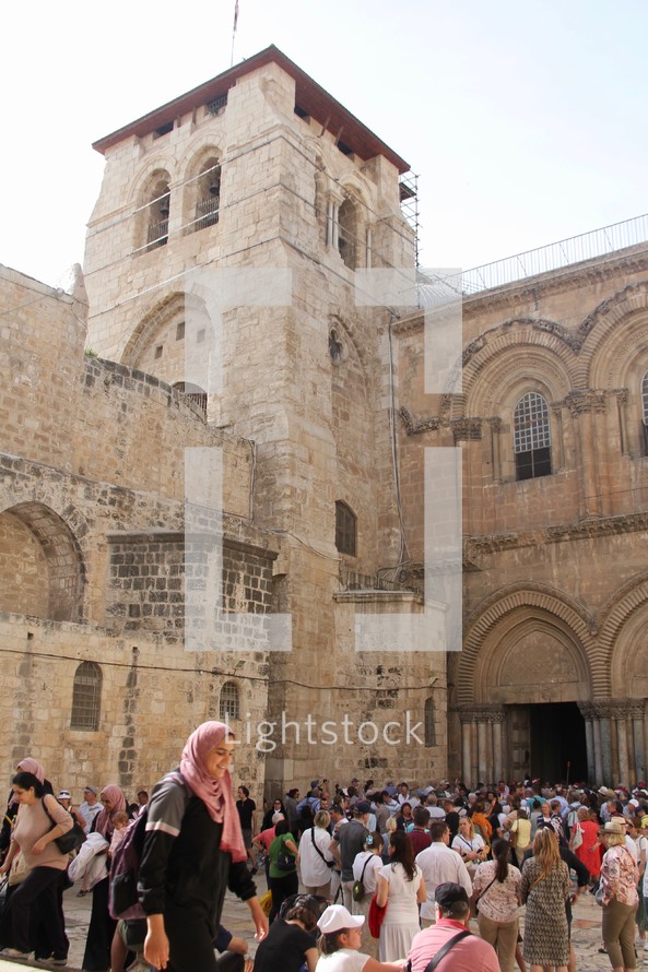 crowds of people in Jerusalem 