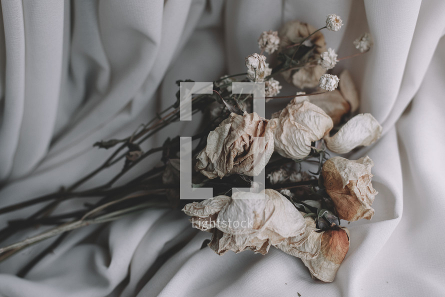 Soft fabric and dried flowers, Flowers on a bed, Rustic ribbon, Photo of dried flowers, Flower tied with vintage rope	