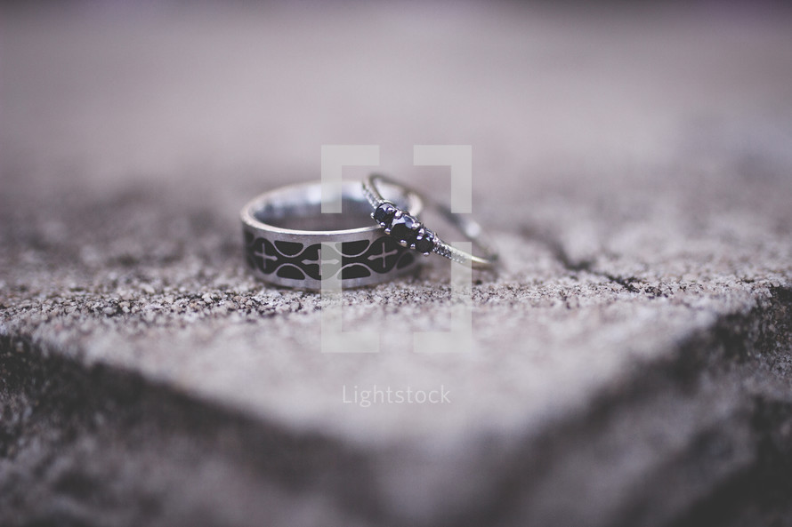rings on concrete 