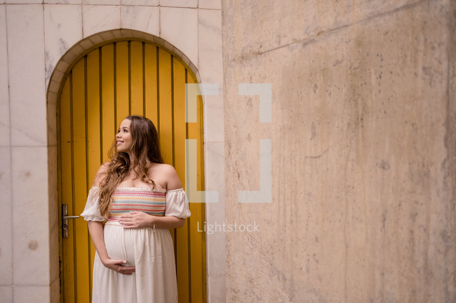 pregnant mother portrait 