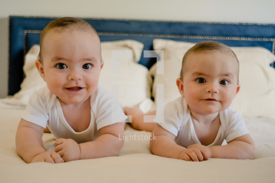 twin infants 