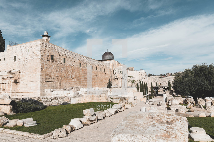 ancient buildings in Jerusalem 