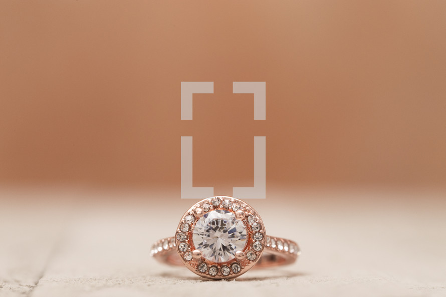 rose gold engagement ring 