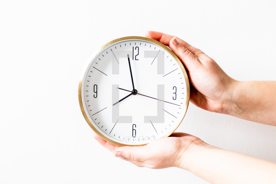 hands on a clock 