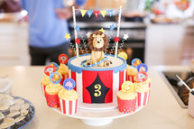 circus themed birthday cake 
