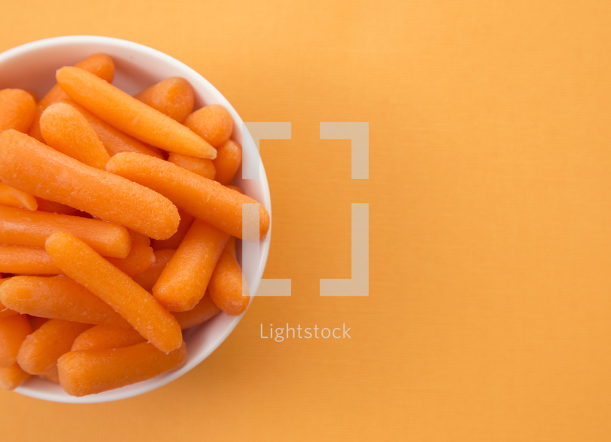 bowl of carrots 