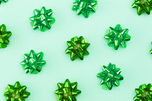 green bows pattern 