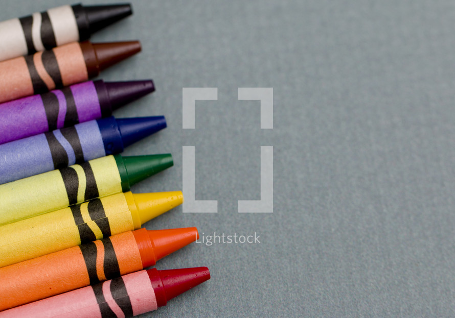 rainbow of crayons 