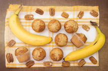 banana nut muffins 