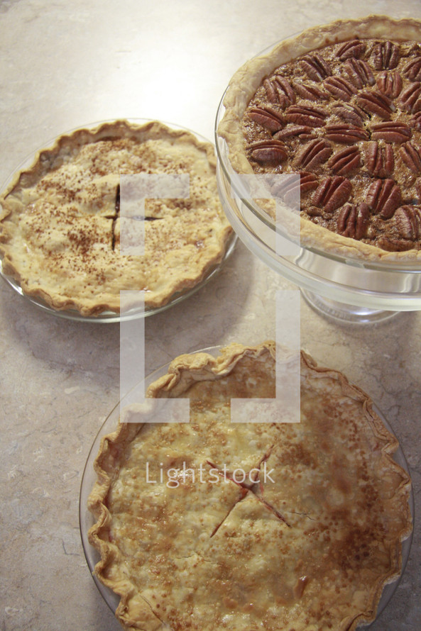 pecan and apple pies 
