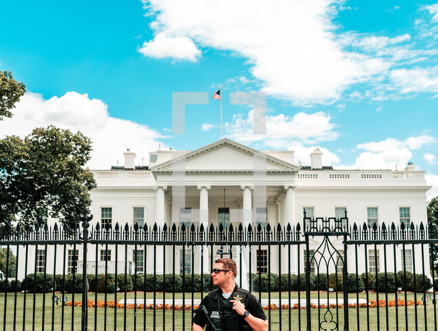 security guard in front of the White House 