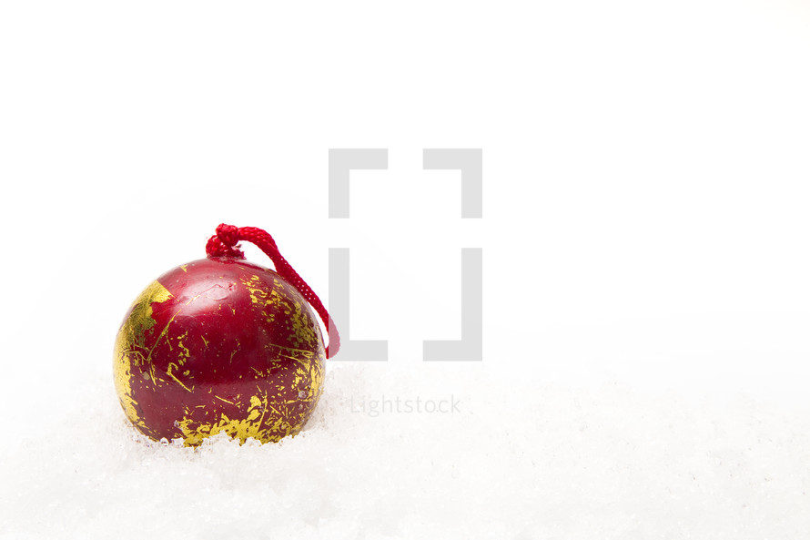 red and gold ornament 